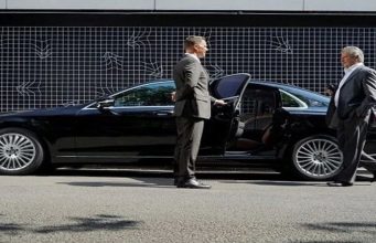 Corporate Meeting Schedules Simplified: Chauffeur Service Boston Reducing Stress during Busy Travel Hours